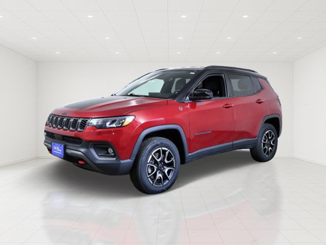 Used 2025 Jeep Compass Trailhawk AWD/4WD image 2