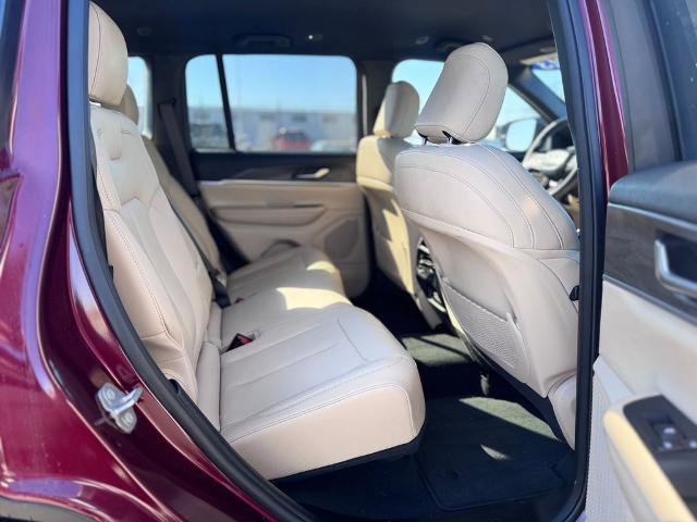 Used 2023 Jeep Grand Cherokee Limited image 17