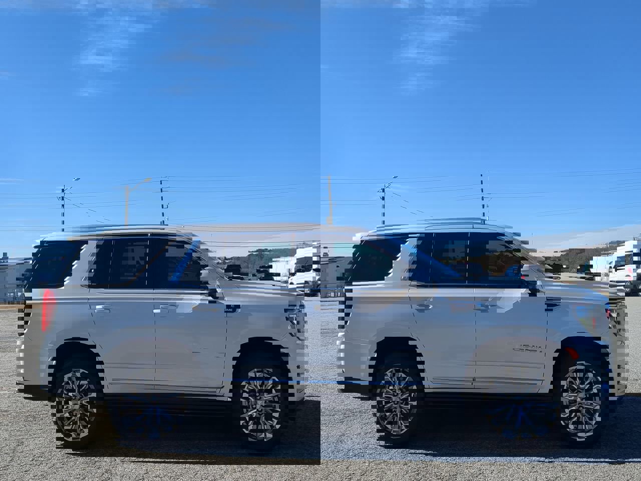 Used 2021 GMC Yukon Denali w/ Denali Premium Package image 5