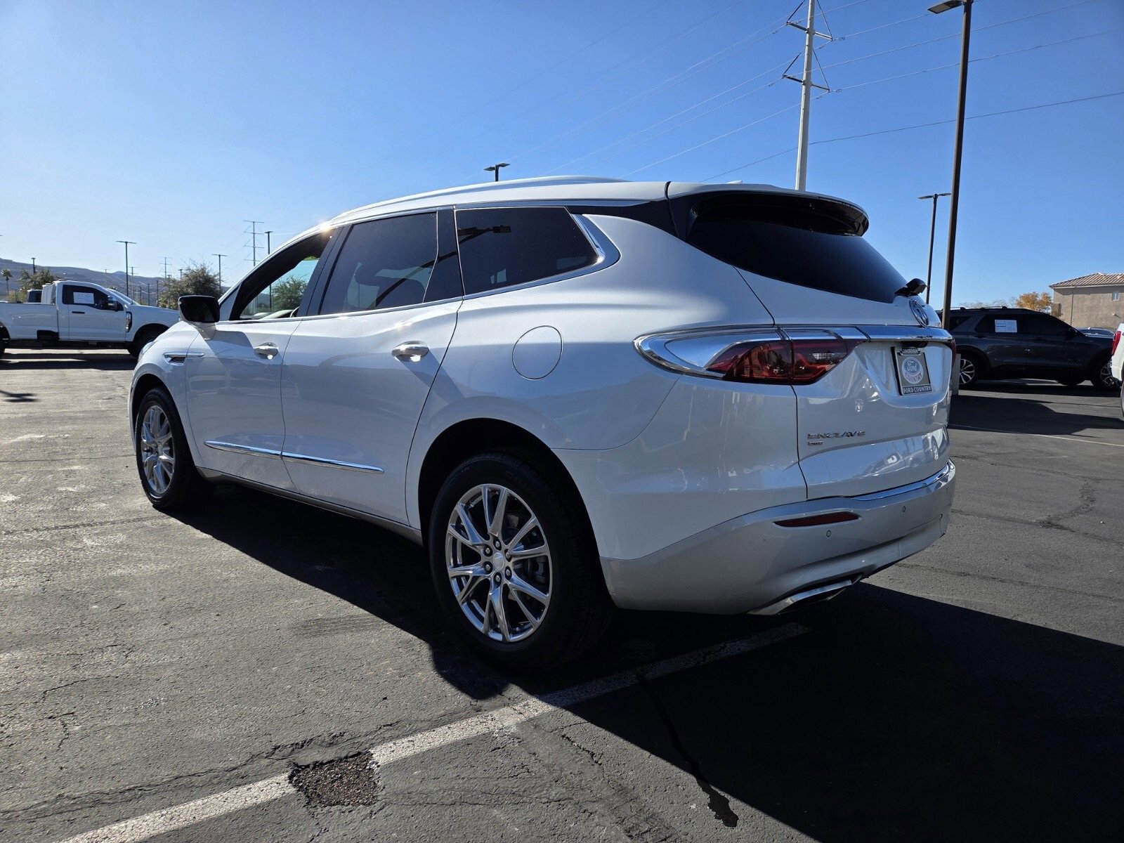 Used 2022 Buick Enclave Premium w/ Experience Buick Package image 3