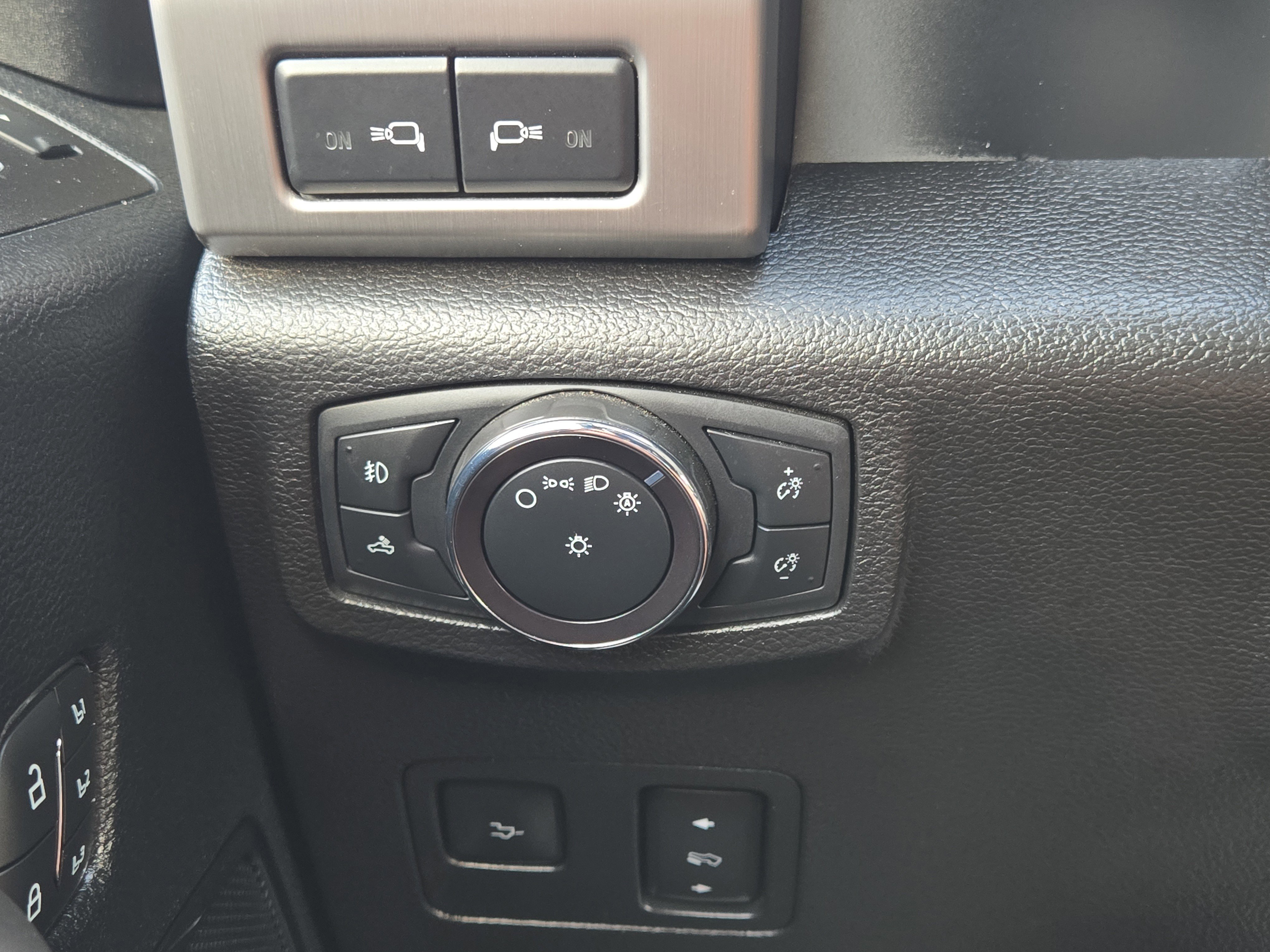 Certified 2020 Ford F250 Platinum w/ Tremor Off-Road Package image 24