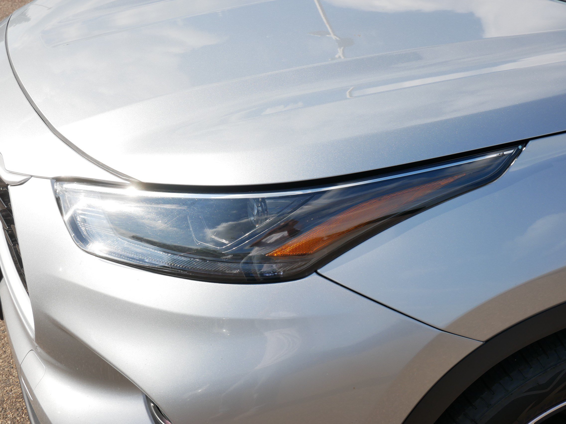 Used 2024 Toyota Highlander XLE AWD/4WD image 16