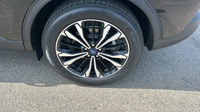 Certified 2021 Ford Escape SE w/ SE Sport Appearance Package FWD image 6