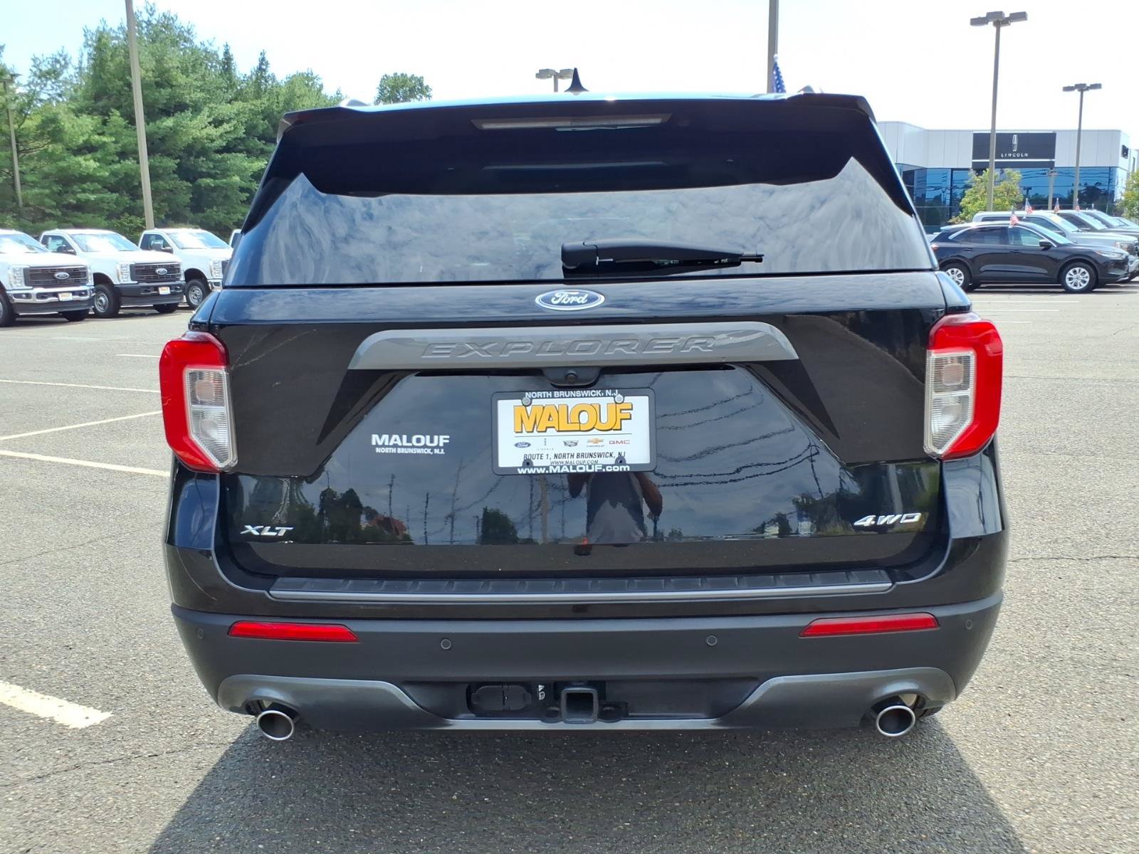 Certified 2023 Ford Explorer XLT w/ Equipment Group 202A AWD/4WD image 5