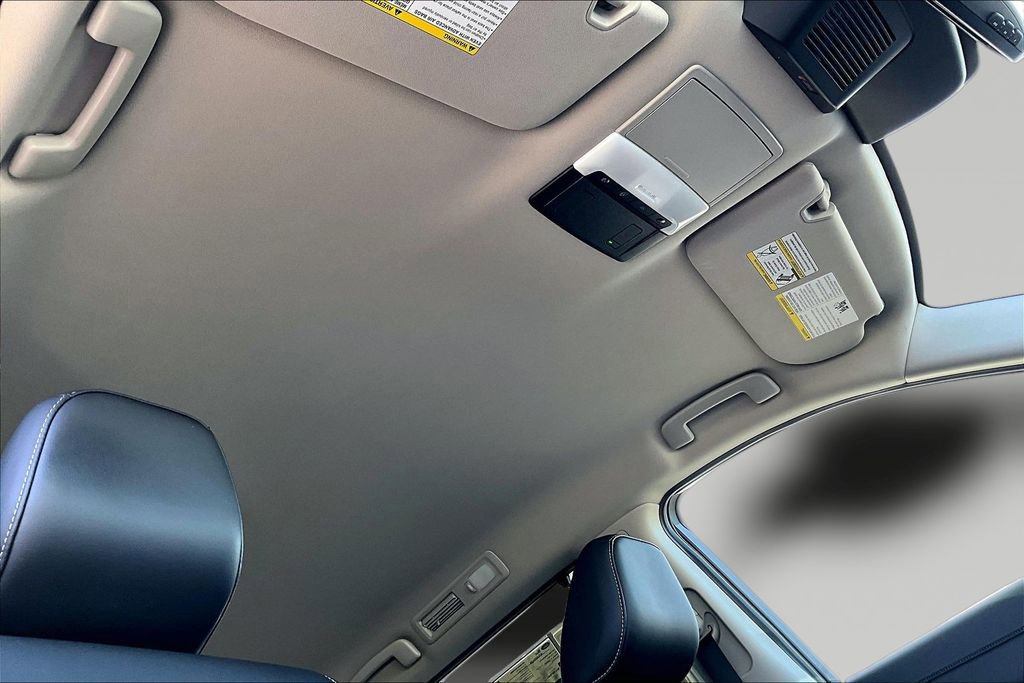 Used 2024 Nissan Pathfinder SL FWD image 22