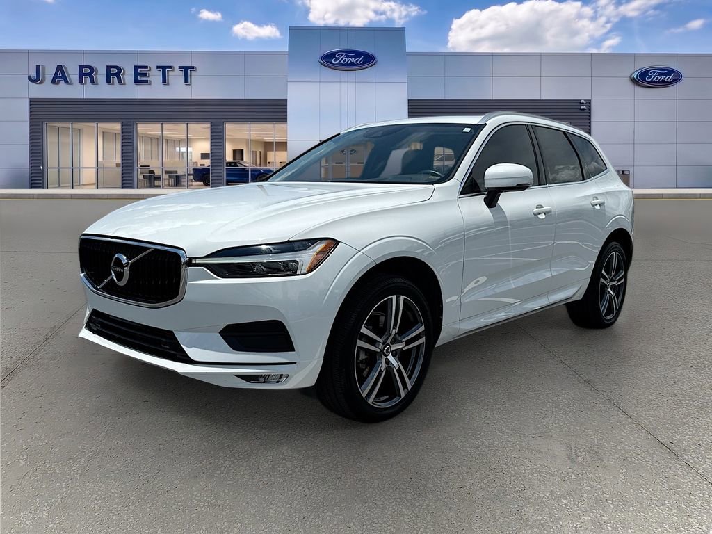 Used 2021 Volvo XC60 T5 Momentum w/ Premium Package FWD image 3