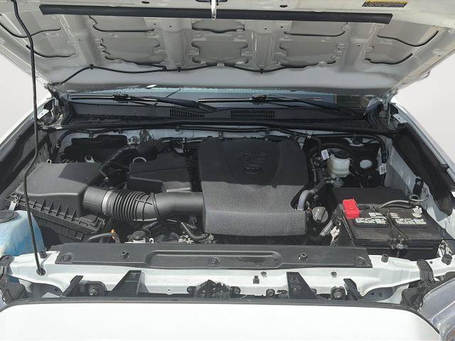 Used 2022 Toyota Tacoma SR5 w/ Technology Package AWD/4WD image 29