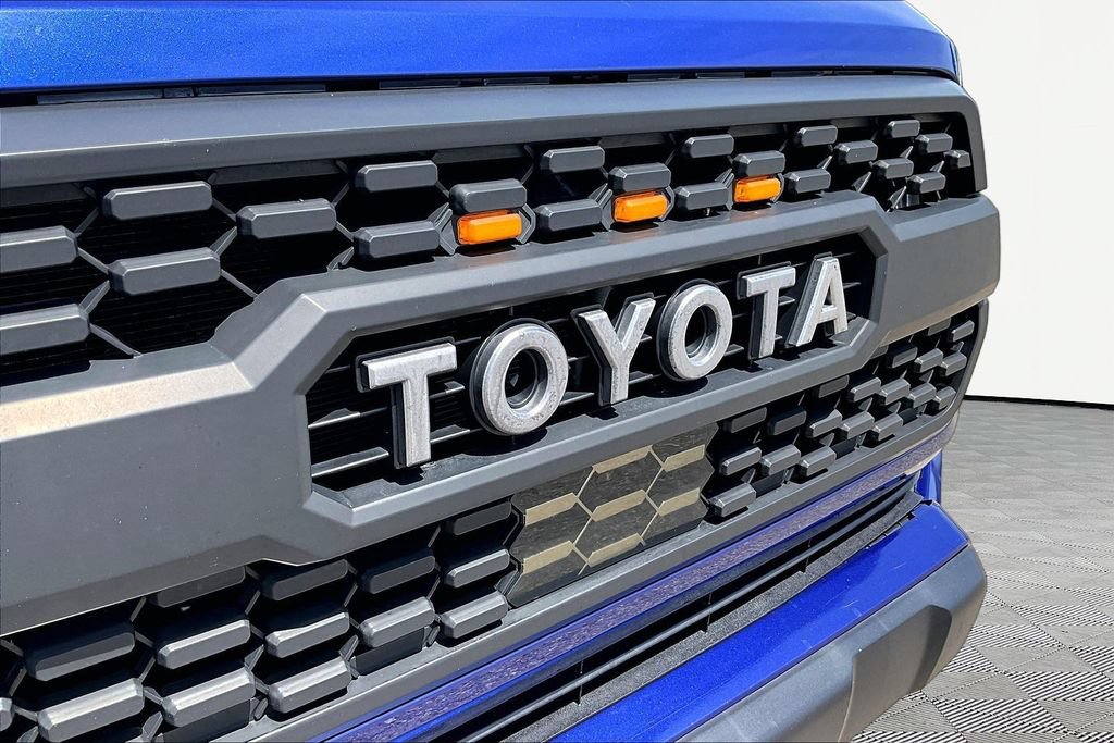 Used 2022 Toyota Tacoma SR5 AWD/4WD image 29