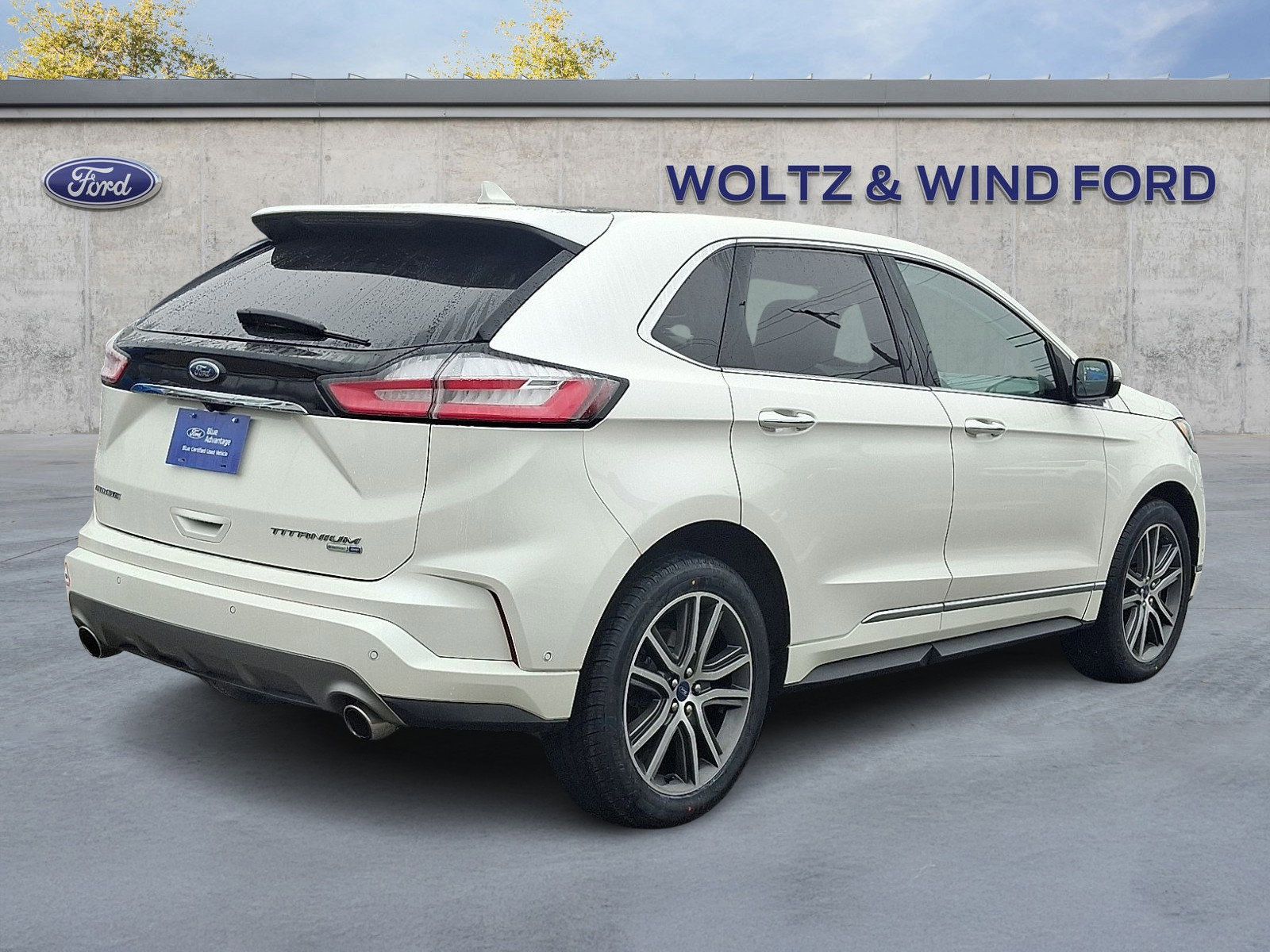 Certified 2019 Ford Edge Titanium w/ Equipment Group 301A image 4