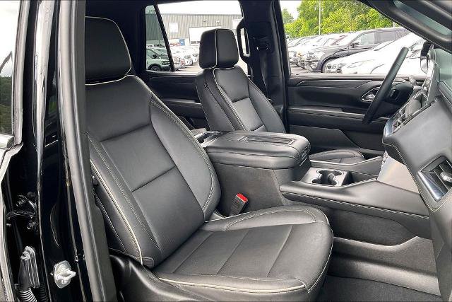 Used 2023 GMC Yukon SLT w/ SLT Premium Package AWD/4WD image 7