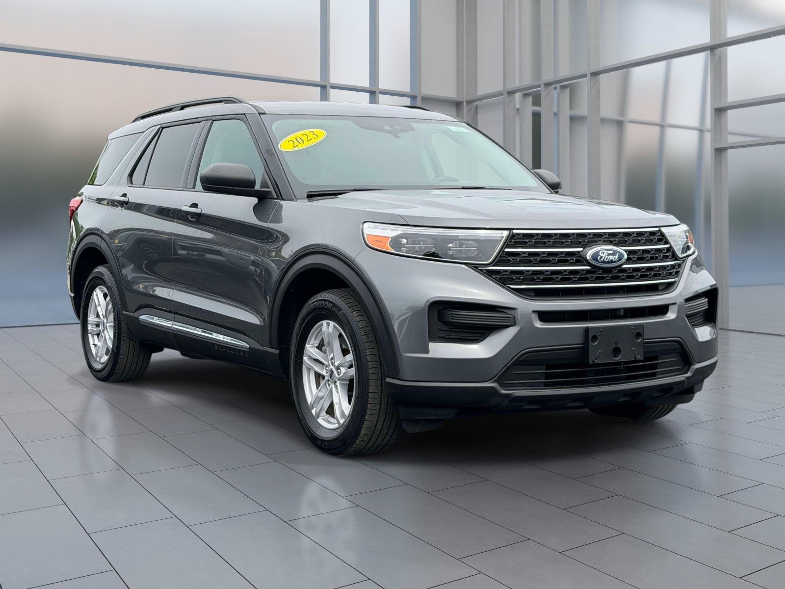 Certified 2023 Ford Explorer XLT AWD/4WD image 3