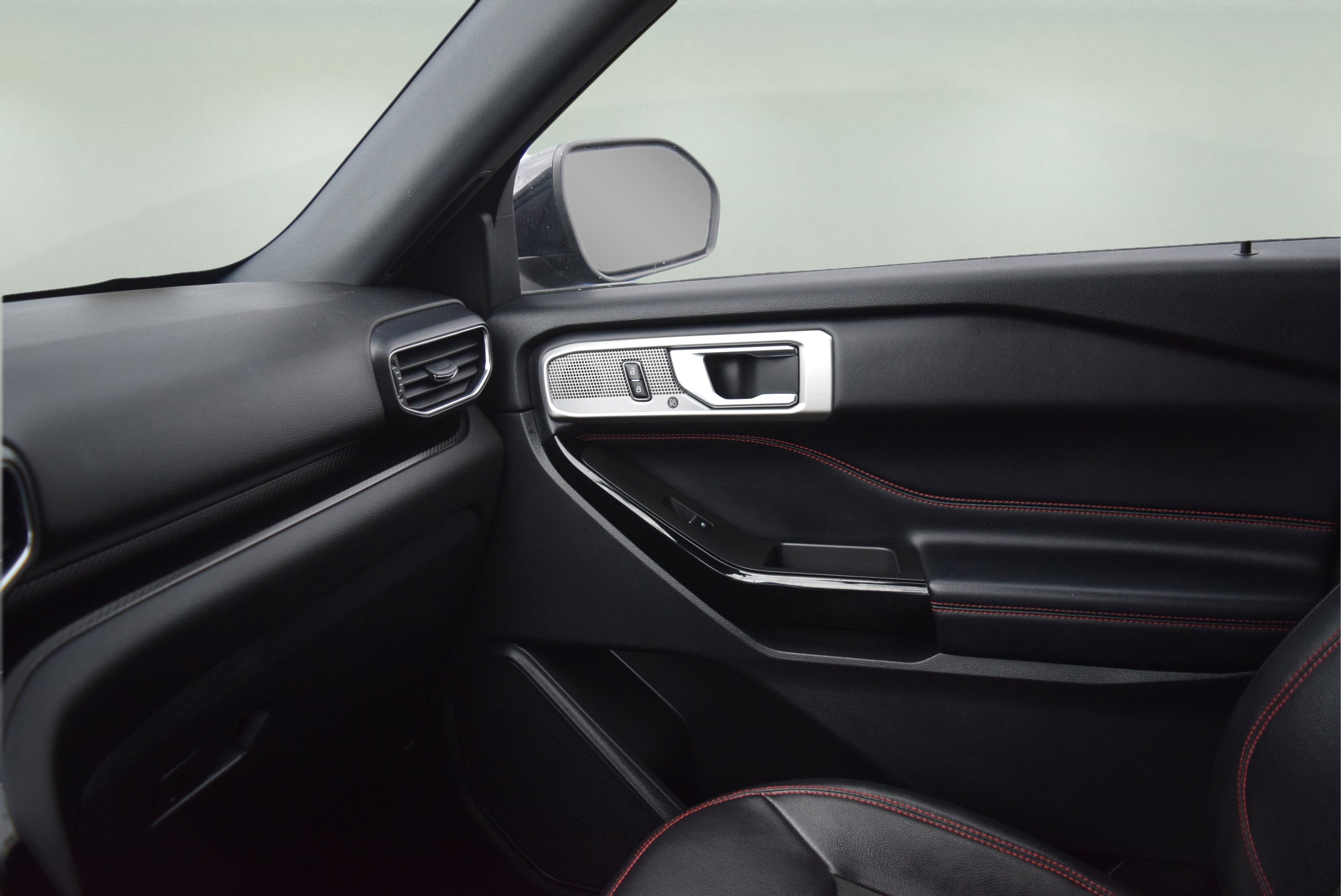 Certified 2023 Ford Explorer ST-Line image 17