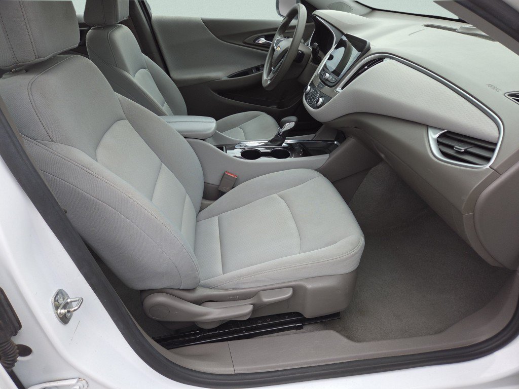 Used 2022 Chevrolet Malibu LT FWD image 27