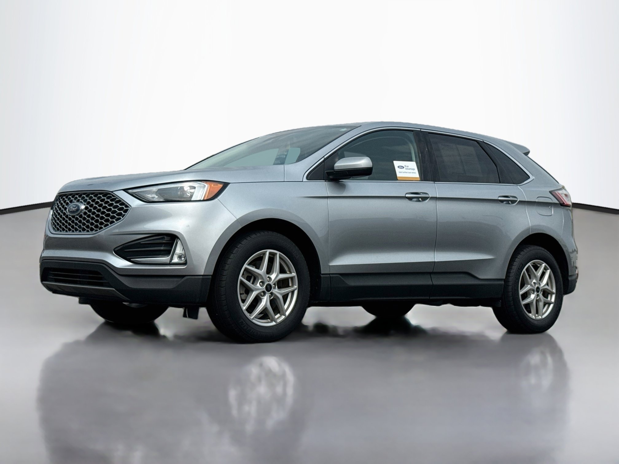 Certified 2023 Ford Edge SEL w/ Convenience Package AWD/4WD image 3