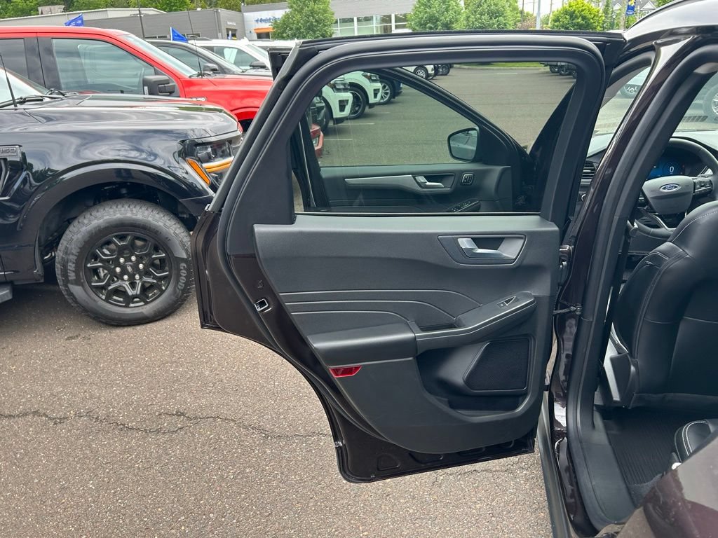 Certified 2023 Ford Escape Platinum AWD/4WD image 15