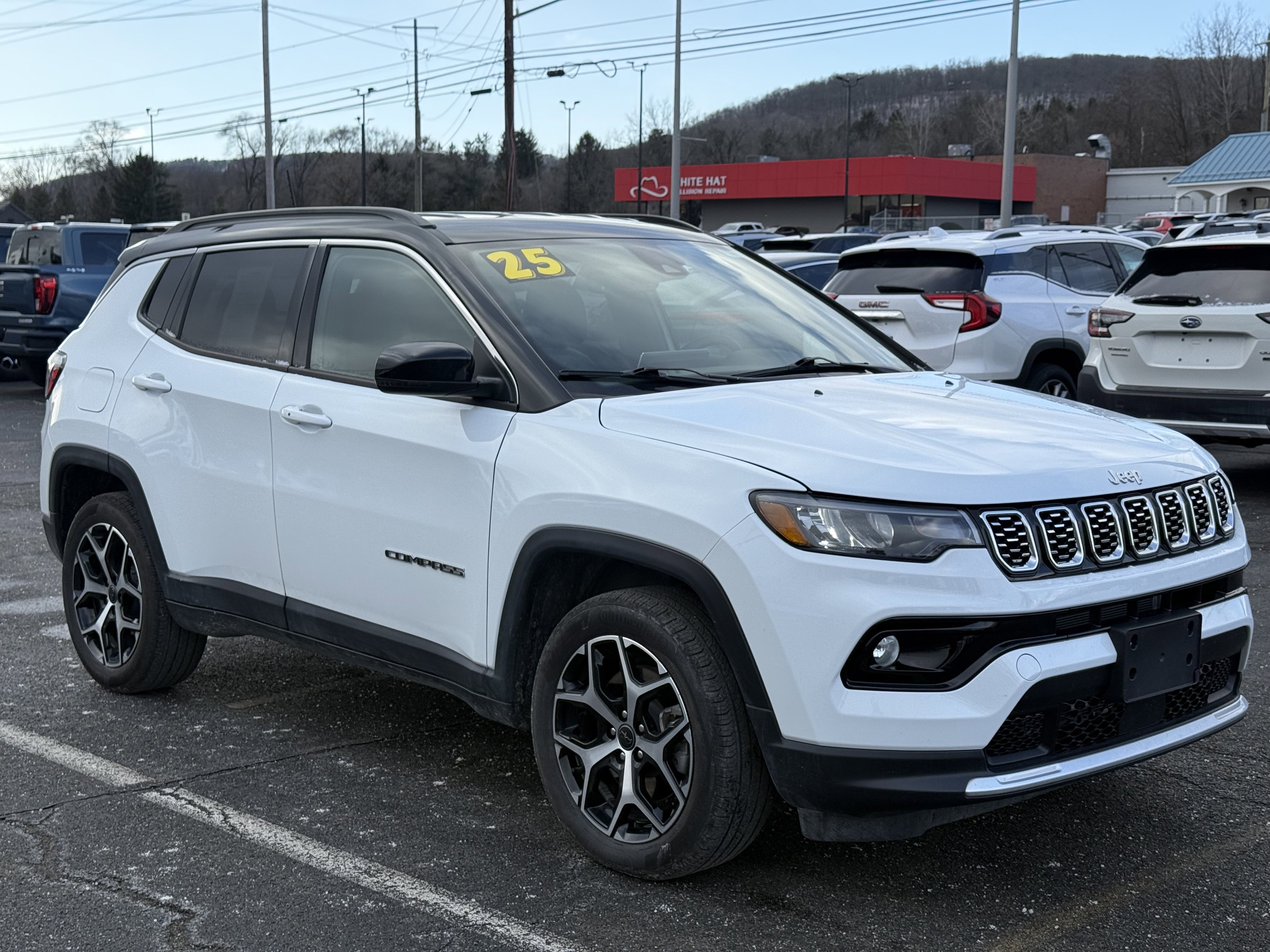 Used 2025 Jeep Compass Limited image 1