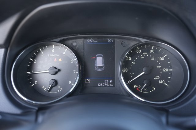 Used 2019 Nissan Rogue SV image 24