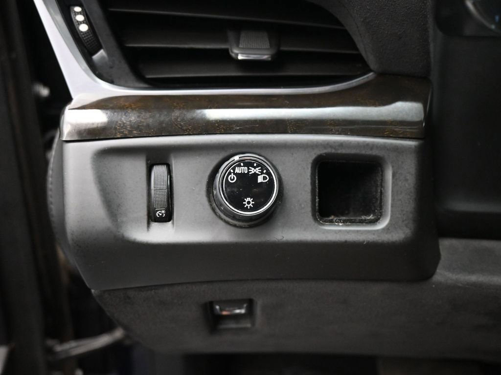 Used 2020 Cadillac Escalade Platinum image 42