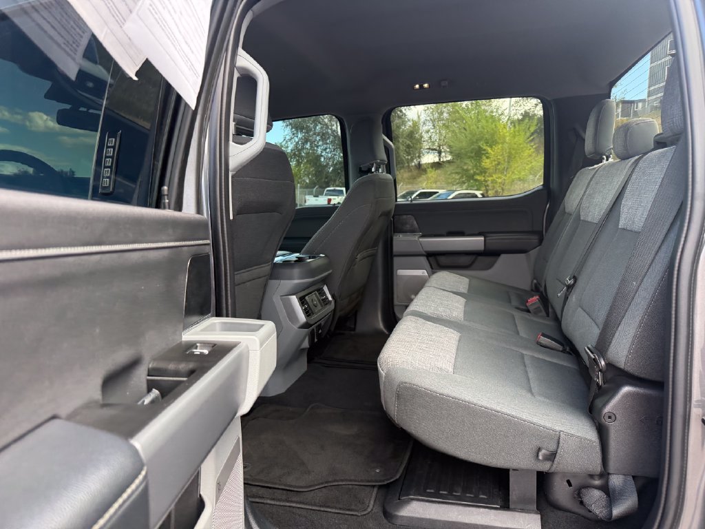 Certified 2023 Ford F250 XLT w/ Black Appearance Package AWD/4WD image 18