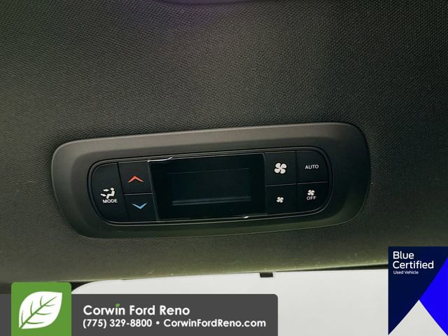Used 2025 Chrysler Pacifica Select AWD/4WD image 27