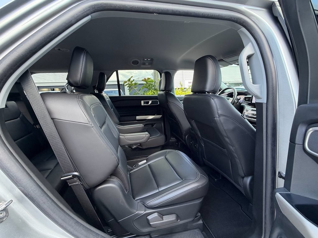 Certified 2023 Ford Explorer XLT w/ Equipment Group 202A RWD image 16
