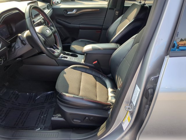 Certified 2024 Ford Escape ST-Line Select AWD/4WD image 13