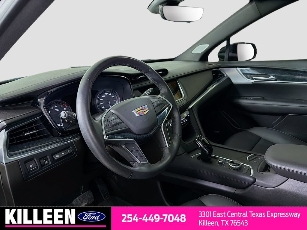Used 2023 Cadillac XT5 Premium Luxury w/ Technology Package FWD image 11