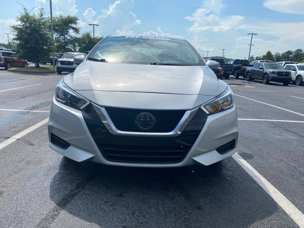 Used 2020 Nissan Versa SV FWD image 2
