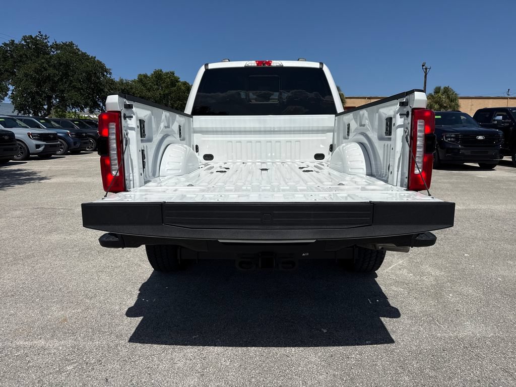 Certified 2025 Ford F350 King Ranch AWD/4WD image 33