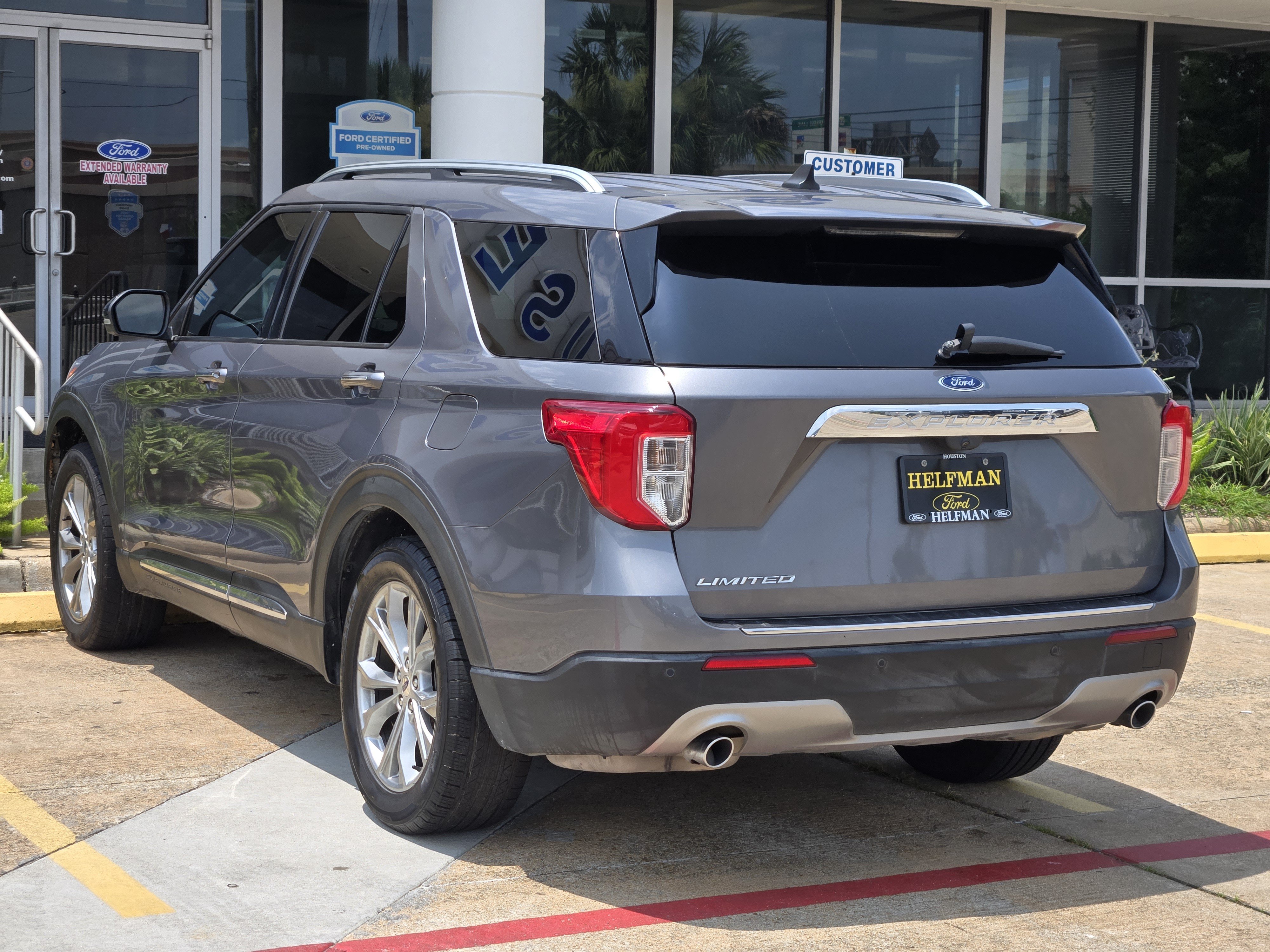 Certified 2022 Ford Explorer Limited w/ Equipment Group 301A RWD image 3