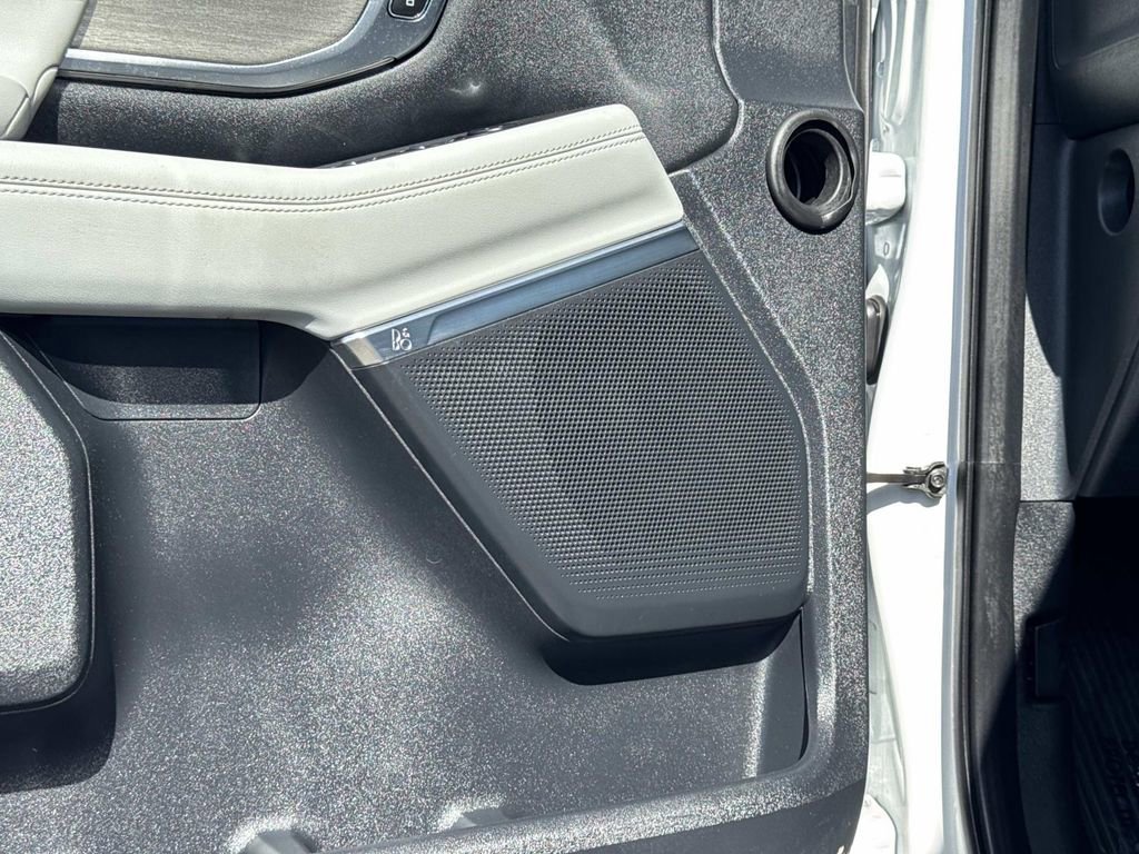 Certified 2025 Ford Expedition Max Platinum image 19