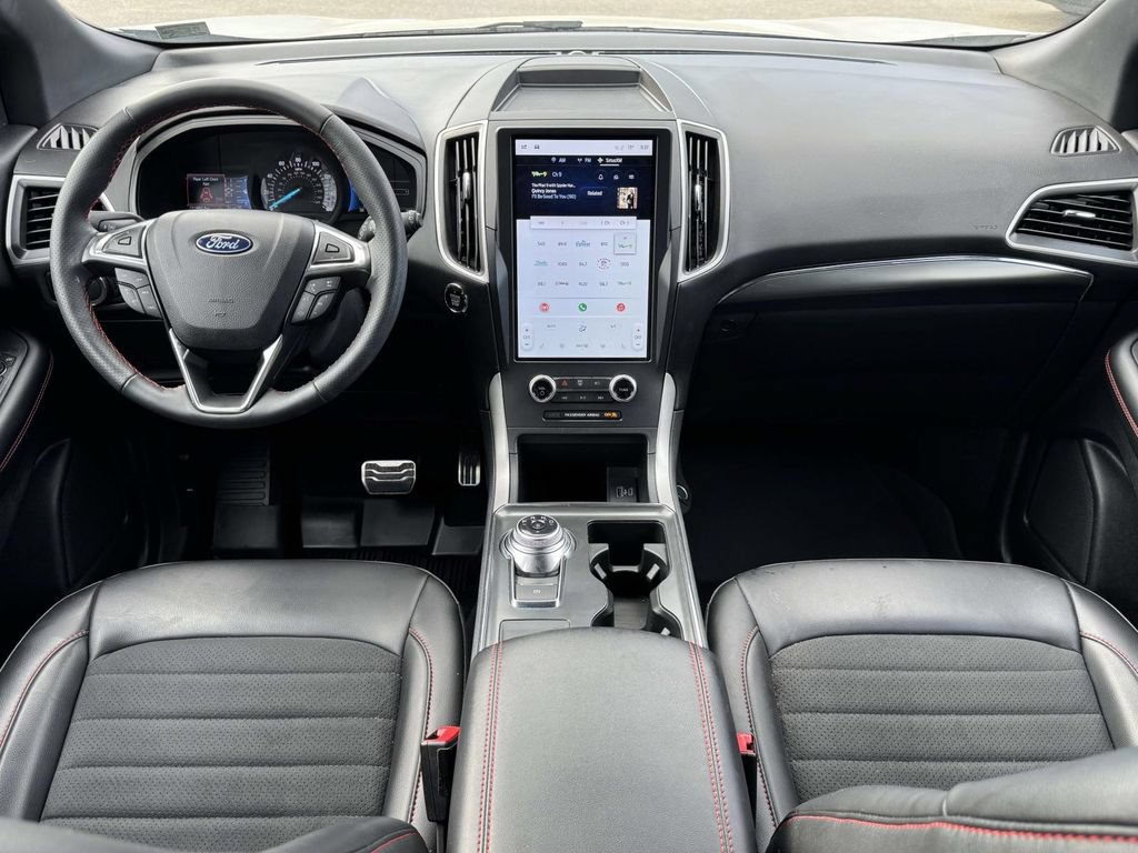 Certified 2024 Ford Edge ST-Line AWD/4WD image 2