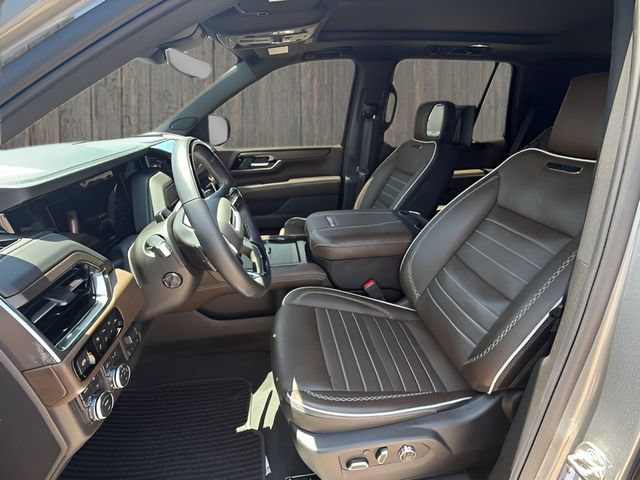 Used 2025 GMC Yukon Denali Ultimate AWD/4WD image 21