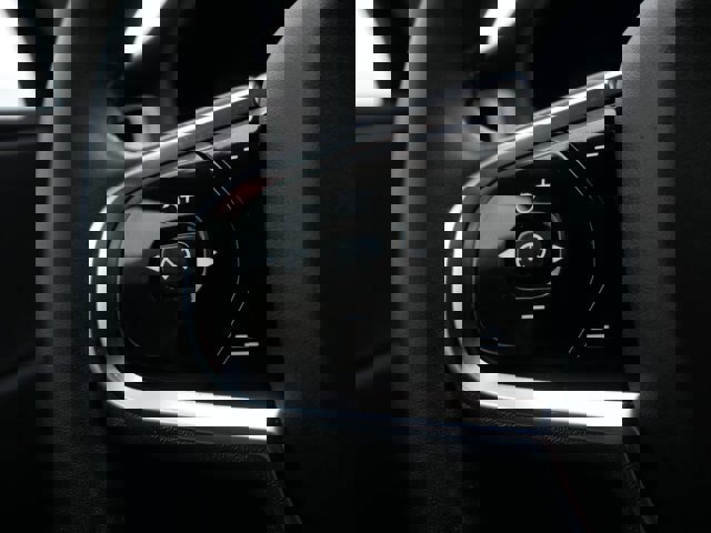 Used 2023 Volvo XC60 B5 Plus image 22