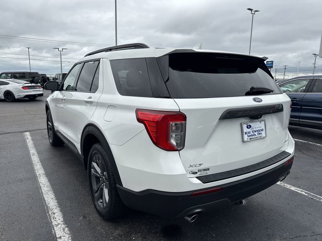 Certified 2022 Ford Explorer XLT w/ Equipment Group 202A image 5