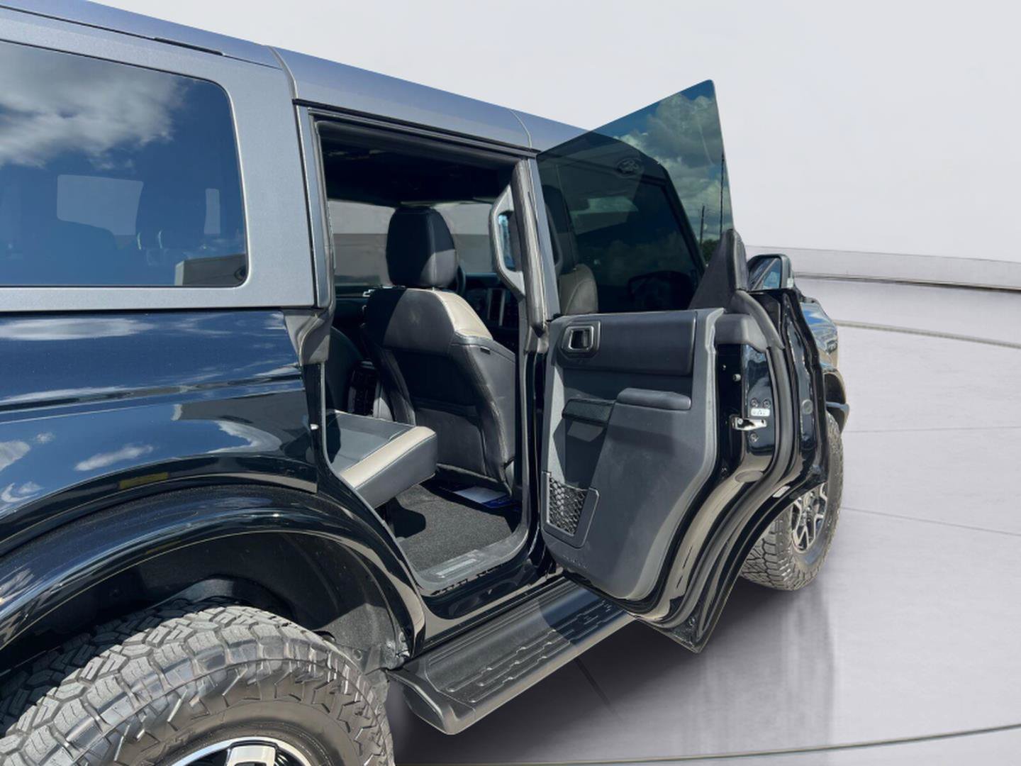 Certified 2025 Ford Bronco Outer Banks AWD/4WD image 28