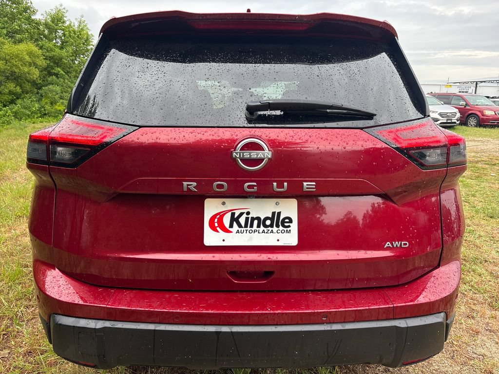 Used 2025 Nissan Rogue SV AWD/4WD image 13