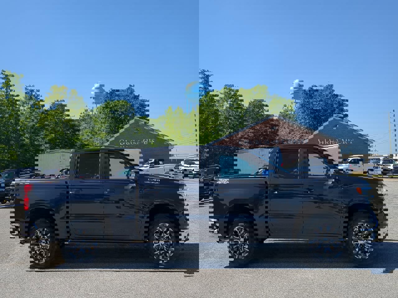 Used 2022 Chevrolet Silverado 1500 LT w/ Protection Package image 6