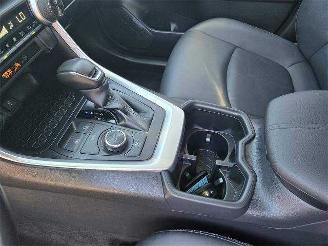 Used 2022 Toyota RAV4 XLE Premium image 18