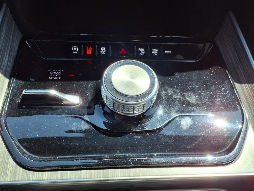 Used 2024 Jeep Wagoneer Series II w/ Flexible Seating Group image 21