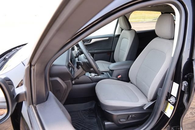 Certified 2022 Ford Escape SE w/ SE Sport Appearance Package FWD image 9