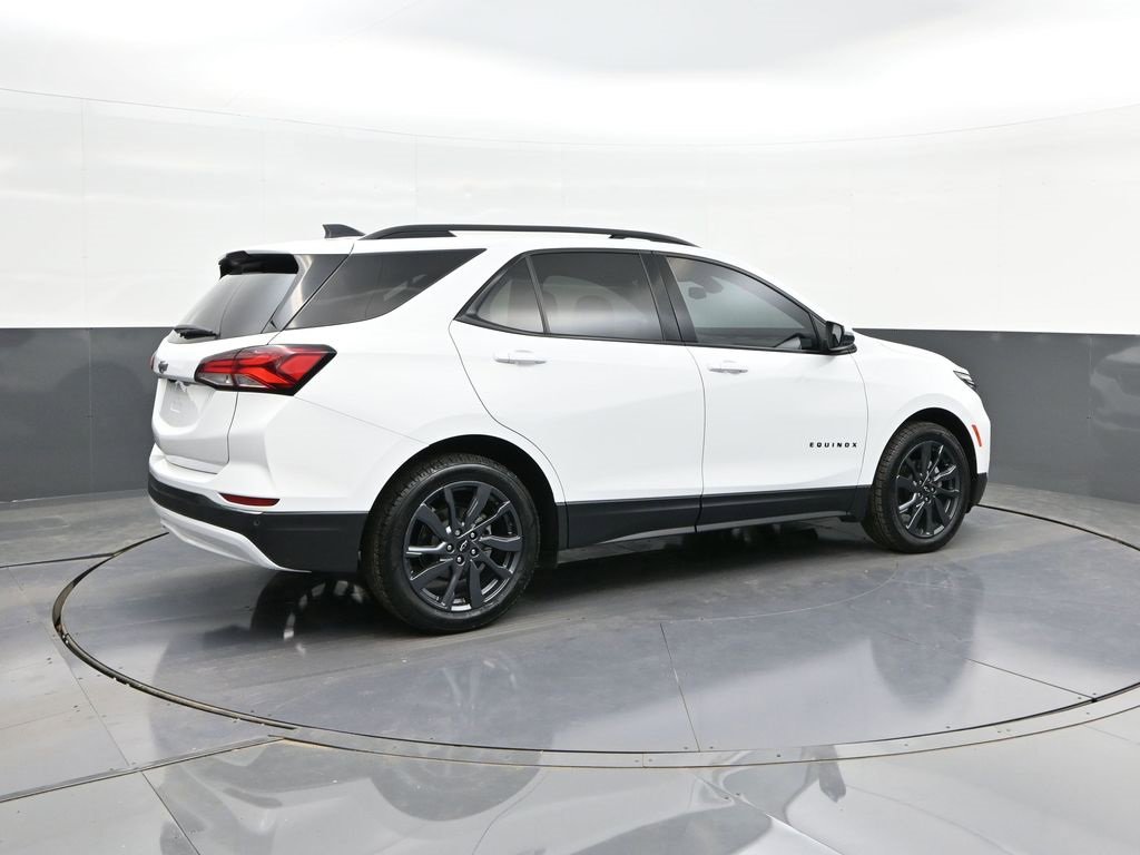 Used 2022 Chevrolet Equinox RS w/ RS Leather Package image 13