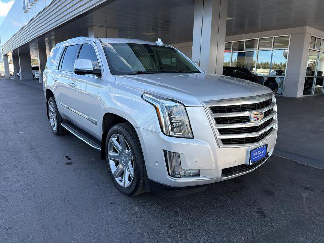 Used 2017 Cadillac Escalade Luxury image 1