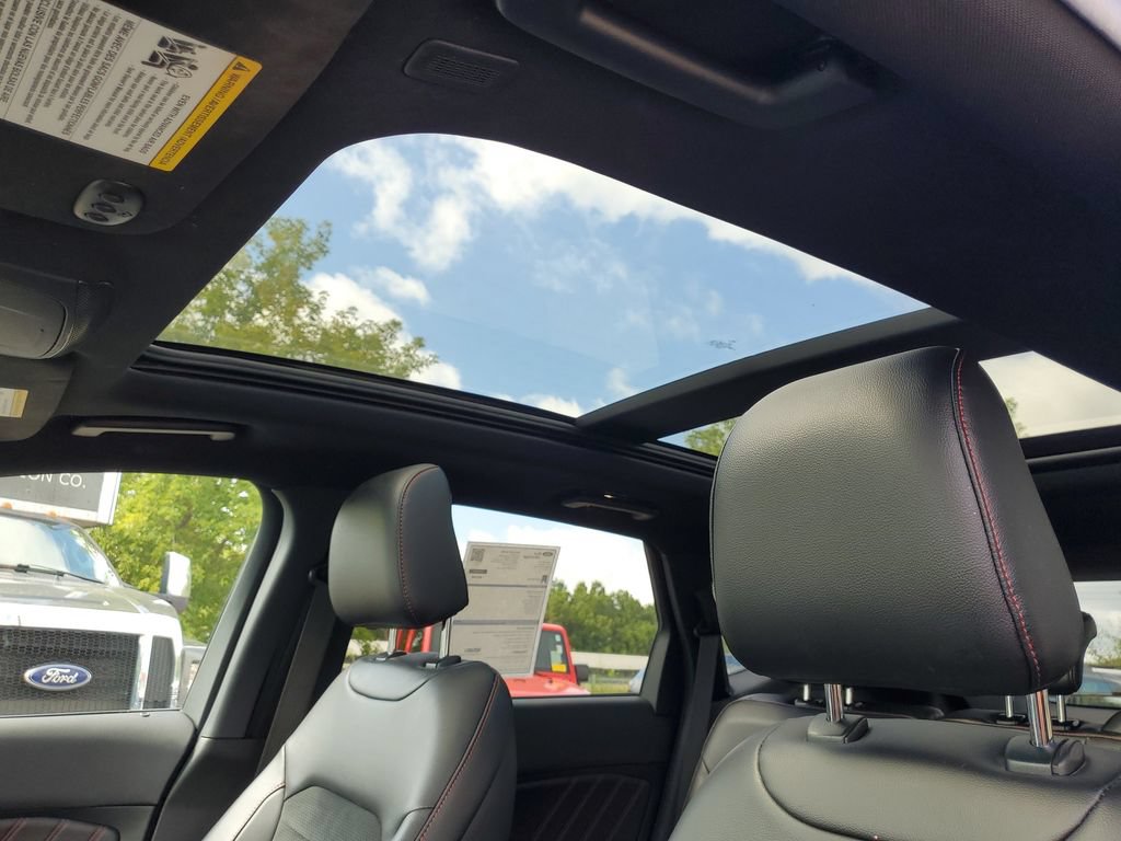 Certified 2024 Ford Edge ST-Line AWD/4WD image 13