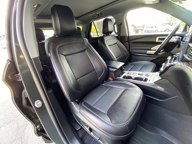 Certified 2023 Ford Explorer Limited w/ Limited Technology Package AWD/4WD image 29