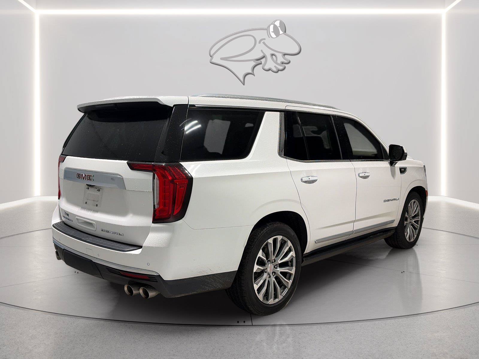 Used 2021 GMC Yukon Denali w/ Denali Premium Package AWD/4WD image 5