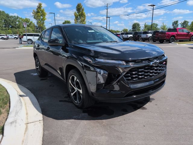 Used 2024 Chevrolet Trax RS w/ Driver Confidence Package FWD image 7