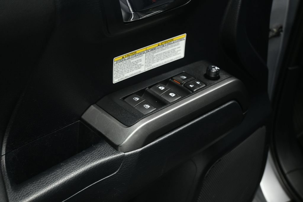 Used 2019 Toyota Tacoma TRD Off-Road w/ Technology Package AWD/4WD image 10