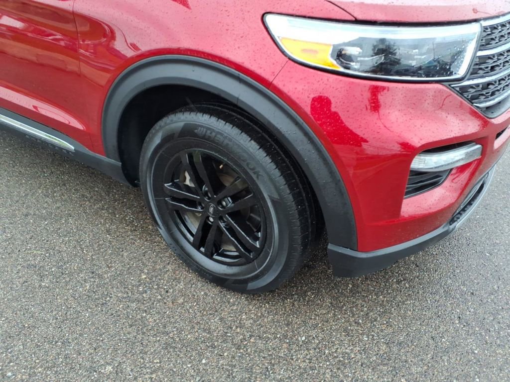 Certified 2023 Ford Explorer XLT w/ Equipment Group 202A AWD/4WD image 5