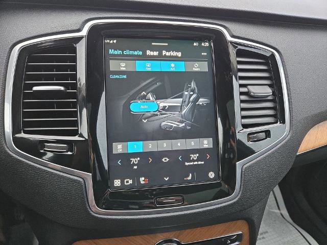 Used 2024 Volvo XC90 B5 Plus image 19